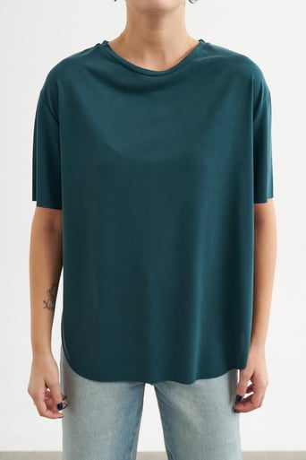 Zümrüt Yeşili Altı Asimetrik Kesimli Tshirt