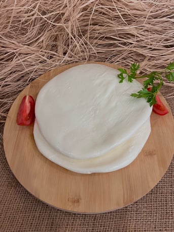 AZ TUZLU GENİŞ LAVAŞ PEYNİR 1 KG görseli.