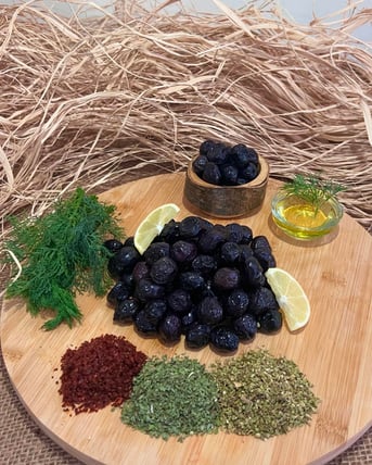 MEGA SİYAH ZEYTİN 1 KG görseli.