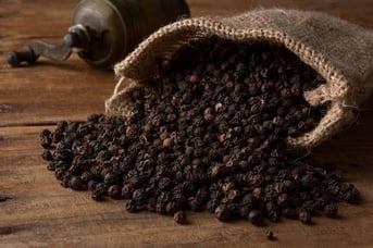 TANE KARABİBER 1 KG görseli.
