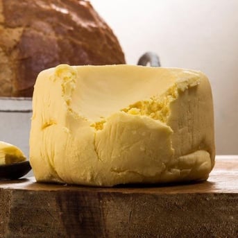 TUZLU TEREYAĞI (İNEK) 1 KG görseli.