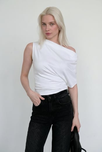 Beyaz Tek Omuz Modern Kesim Şık Kadın Bluz MG2669