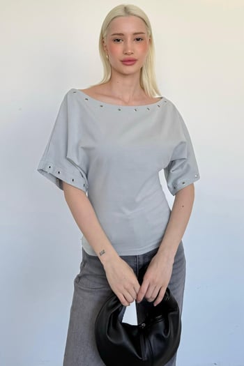 Boyalı Gri Off Shoulder Metal Detaylı Kadın Bluz MG2671