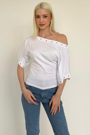 Beyaz Off Shoulder Metal Detaylı Kadın Bluz MG2671