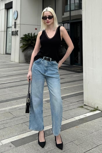 Siyah V Yaka Dantelli Kadın Bluz Mg2426