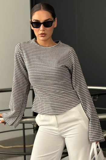 Siyah Kare Desenli Belden Oturtmalı Bluz MG2849