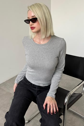 Gri Bisiklet Yaka Slim Fit Kadın Body MG2564