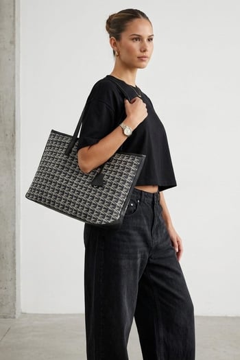 Michelle Siyah Monogram Omuz Çantası MG2838