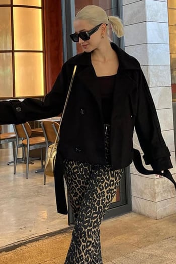Siyah Düğmeli Kruvaze Yaka Kısa Kemerli Ceket MG2174