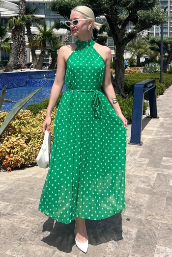 Yeşil Puantiyeli Sıfır Kol Halter Yaka Elbise MG2134