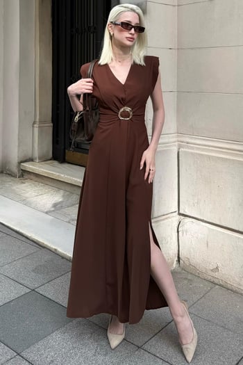 Kahevrengi V  Yaka Tokalı Yırtmaçlı Kadın Maxi Elbise Mg2713