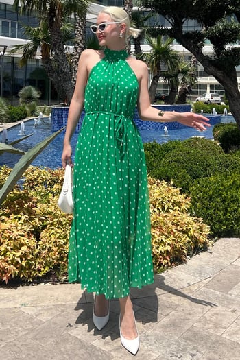 Yeşil Puantiyeli Sıfır Kol Halter Yaka Elbise MG2134