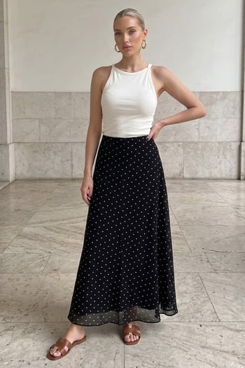 Siyah Minimal Puantiye Desen Şifon Astarlı Etek MG2821