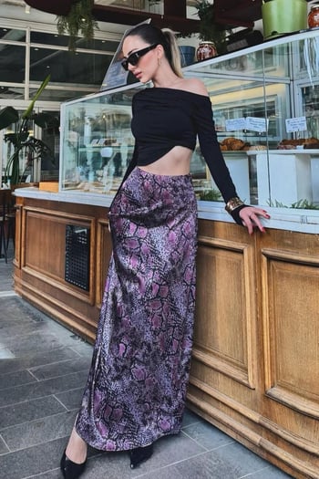 Lila Desenli Saten Kadın Uzun Etek Mg2333