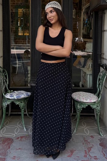Siyah Minimal Puantiye Desen Şifon Astarlı Etek MG2821