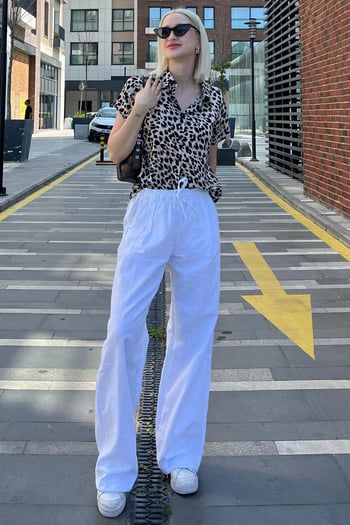 Ekru Leopar Desenli Kısa Kollu Kadın Gömlek MG2098