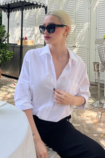 Beyaz Oversize Basic Cepli Poplin Gömlek MG1530