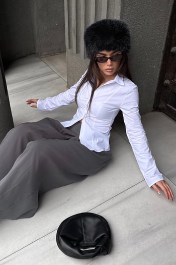 Beyaz Vücuda Oturan Slim Fit Kadın Gömlek MG2659
