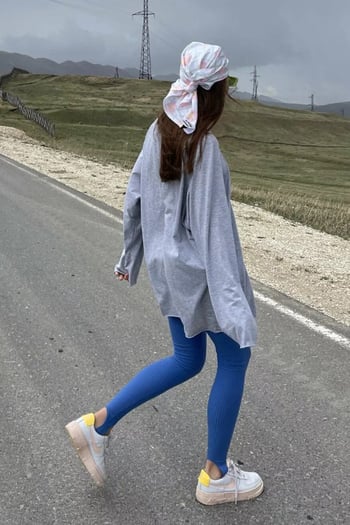 Gri Basic Bisiklet Yaka Kadın Sweatshirt MG1691
