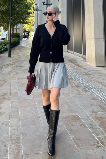 Siyah Düğmeli Fitil Detaylı Triko Hırka MG2199