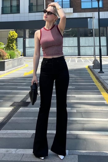 Women Black Bell Bottom Cut Jeans MG1518