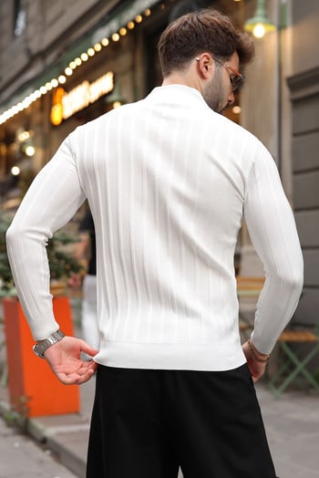 Beyaz Slim Fit Hakim Yaka Fermuarlı Erkek Triko Kazak E7518  