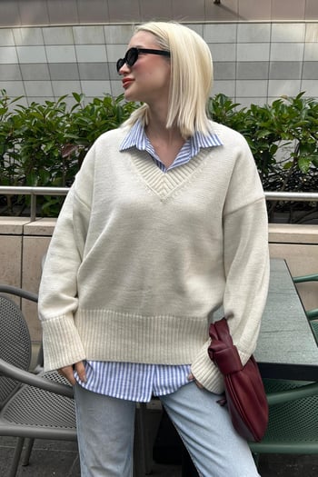 Ekru V Yaka Oversize Kadın Triko Kazak MG2149
