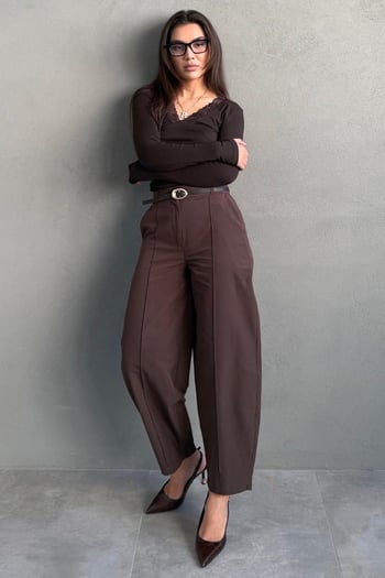 Kahverengi Modern Kesim Kemerli Yüksek Bel Bol Paça Kumaş Pantolon MG2618