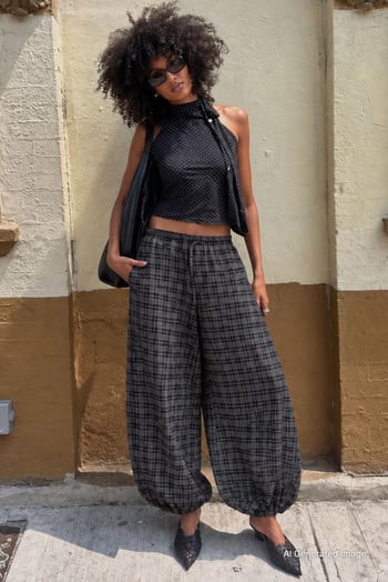 Siyah Ekose Desenli Beli Lastikli Balon Pantolon MG2905
