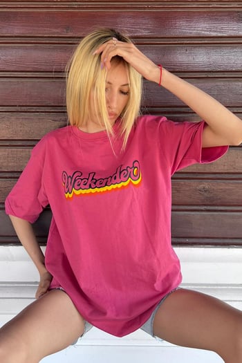 Pembe Baskılı Oversize Yuvarlak Yaka Kadın Tişört