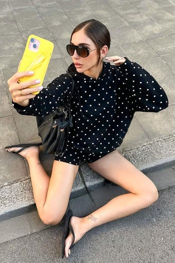 Siyah Puantiyeli Kapüşonlu Kadın Sweatshirt Mg2560