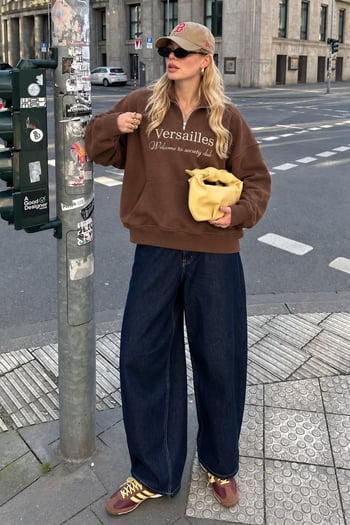 Kahverengi Yarım Fermuarlı Baskılı Sweatshirt MG2240