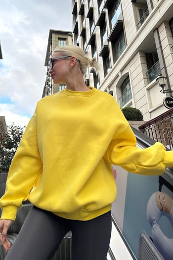 Sarı Bisiklet Yaka Basic Sweatshirt MG1559