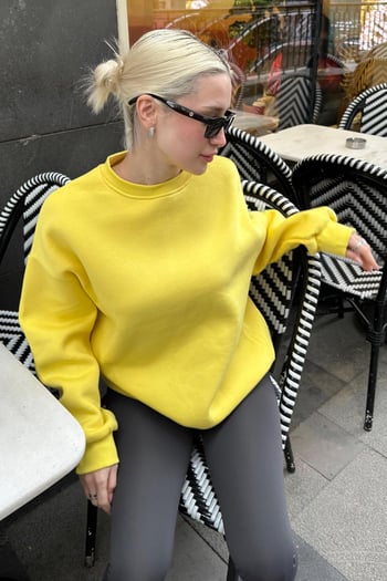 Sarı Bisiklet Yaka Basic Sweatshirt MG1559