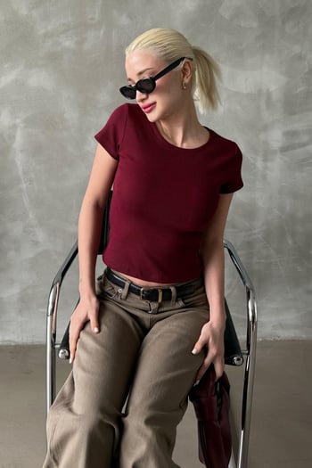 Bordo Geniş Yaka Fittili Basic Kadın T-shirt Mg2293