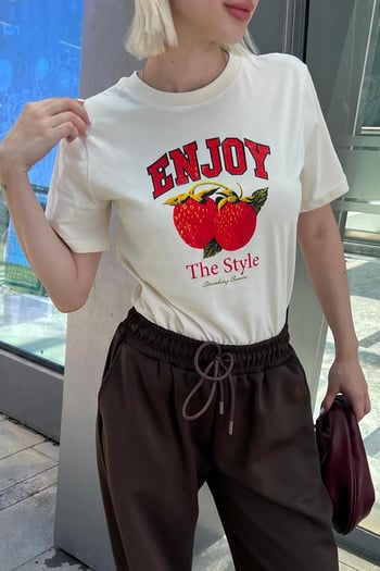 Beyaz Bisiklet Yaka Pamuklu Kısa Kollu Kadın T-Shirt MG2150