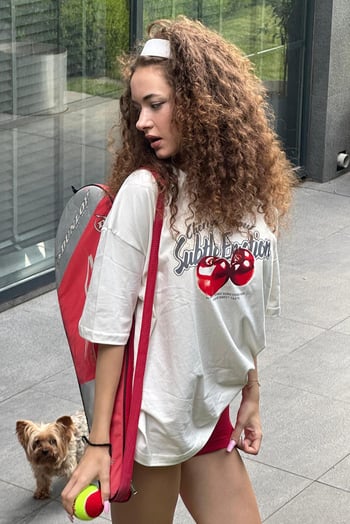 Ekru Oversize Kiraz Baskılı Bisiklet Yaka Kısa Kollu Tişört MG2131