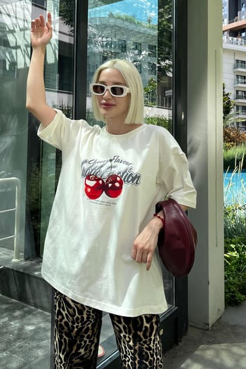 Ekru Oversize Kiraz Baskılı Bisiklet Yaka Kısa Kollu Tişört MG2131