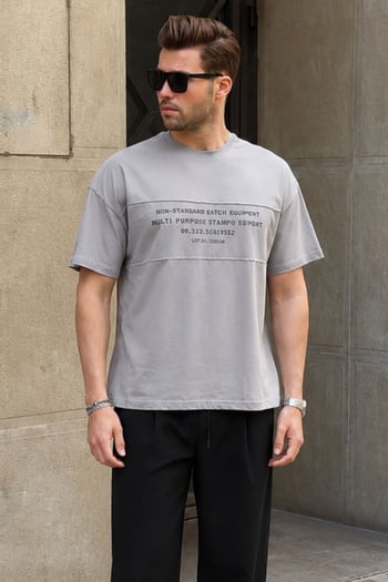 Boyalı Gri Oversize Bisiklet Yaka Baskılı Erkek Tişört 7018