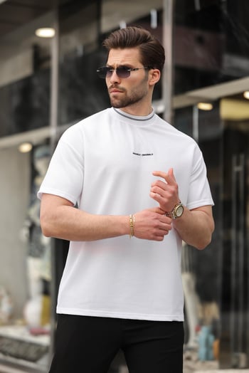 Beyaz Nakış Detaylı Basic Erkek T-shirt E7106