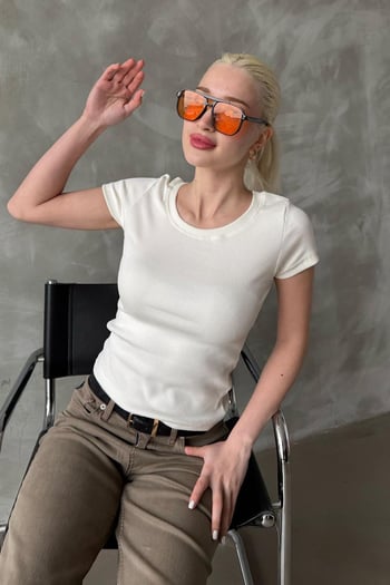 Beyaz Geniş Yaka Fittili Basic Kadın T-shirt Mg2293