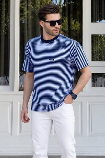 Lacivert Bisiklet Yaka Çizgili Kısa Kollu Arma Detaylı Erkek T-shirt 7031