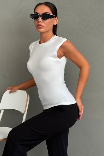 Beyaz Vücuda Oturan Basic Tişört MG2872