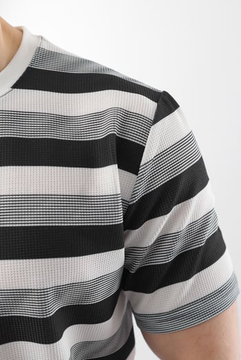 Siyah Bisiklet Yaka Çizgili Erkek T-shirt E7118