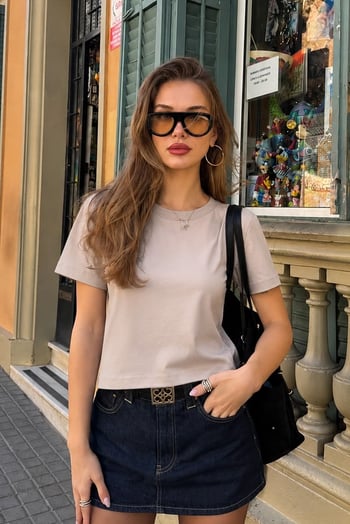 Bej Bisiklet Yaka Basic Kadın Tişört MG2075