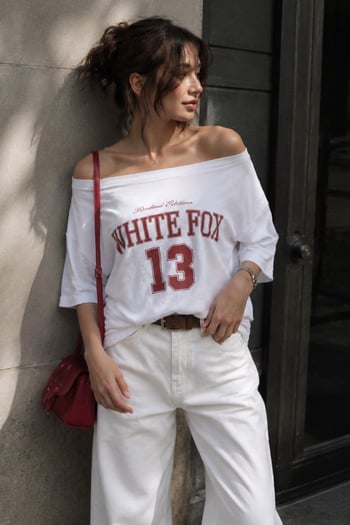 Beyaz Kayık Yaka Oversize Baskılı Tişört MG2824