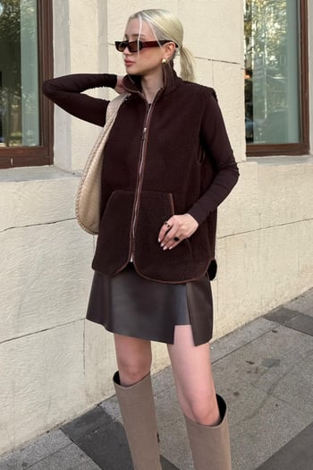 Kahverengi Dik Yaka Kadın Peluş Yelek MG2578
