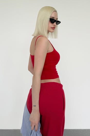Kırmızı Askılı V Yaka Crop Top MG2454