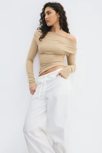 Bej Kadın Off Shoulder Uzun Kollu Bluz MG2567
