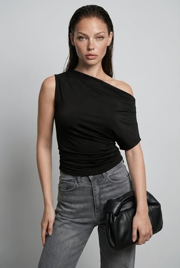 Siyah Tek Omuz Modern Kesim Şık Kadın Bluz MG2669